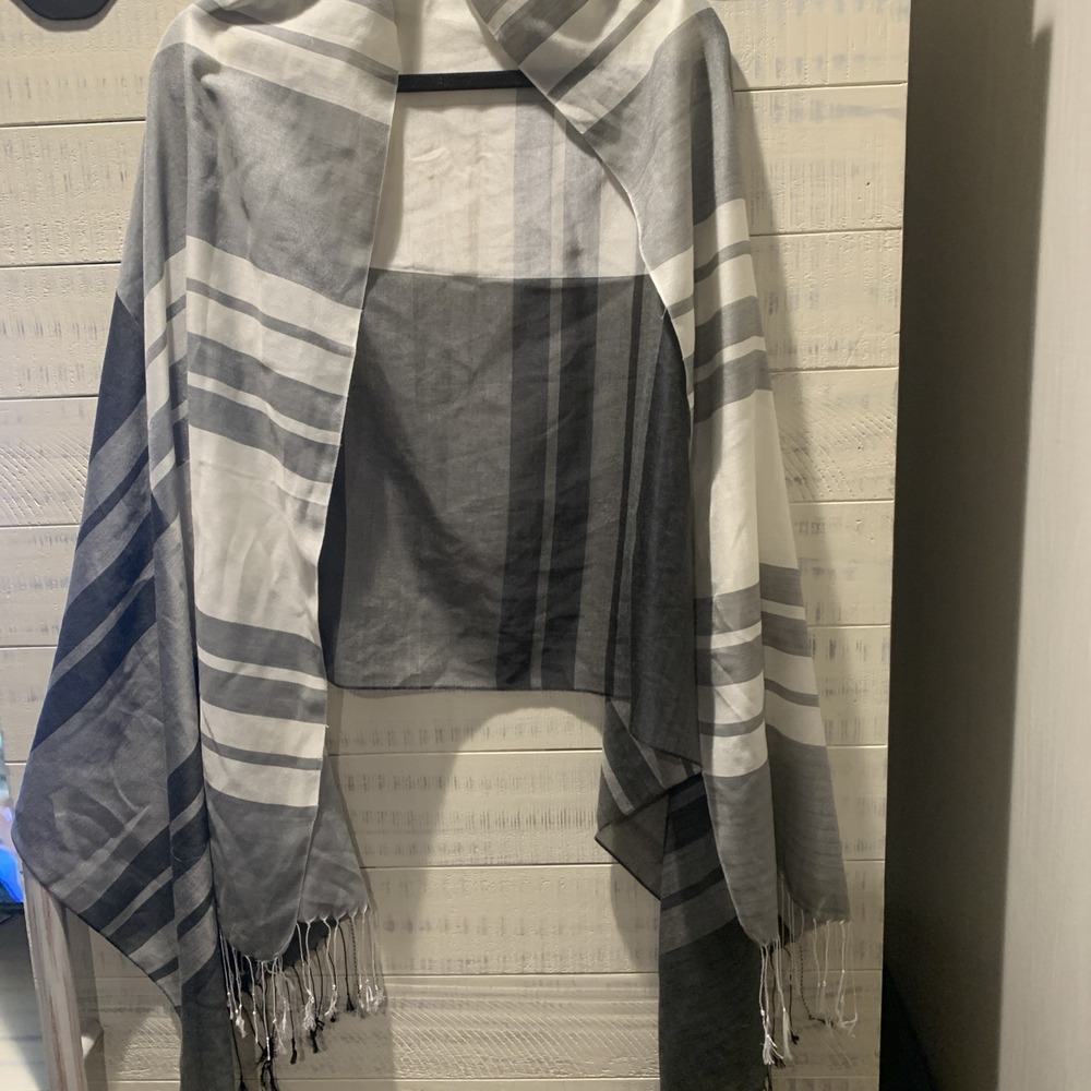 100% Silk Scarf Made‎ In Italy 28"x72" Gray Stripe Fringe Large
